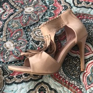 Ladies heels, no tags , but never worn . Heel is too high